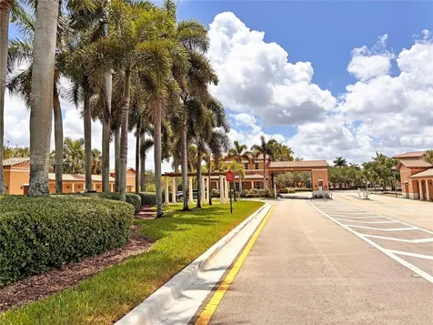 454 SW 147th Avenue Pembroke Pines FL 33027