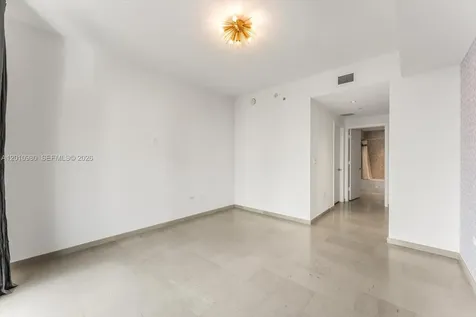 68 SE 6th Street Miami FL 33131