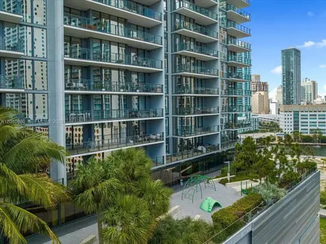 68 SE 6th Street Miami FL 33131