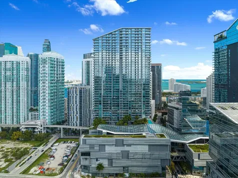 68 SE 6th Street Miami FL 33131