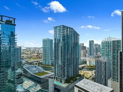 68 SE 6th Street Miami FL 33131