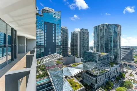 68 SE 6th Street Miami FL 33131