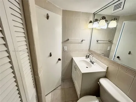 999 Brickell Bay Drive Miami FL 33131