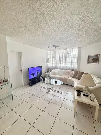 999 Brickell Bay Drive Miami FL 33131
