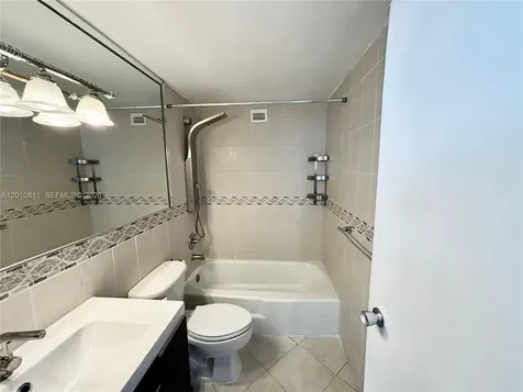 999 Brickell Bay Drive Miami FL 33131