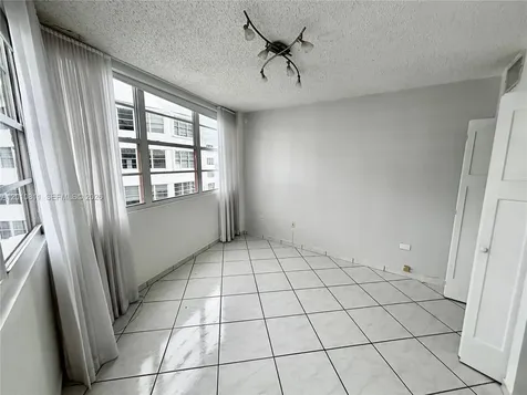 999 Brickell Bay Drive Miami FL 33131
