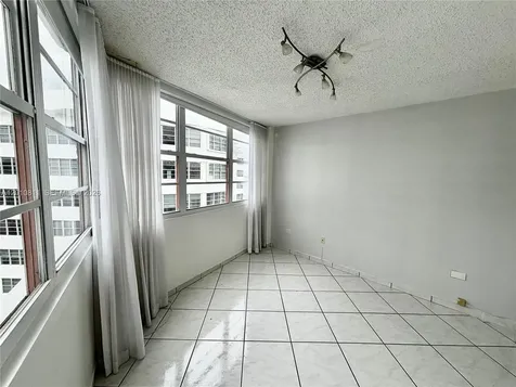999 Brickell Bay Drive Miami FL 33131