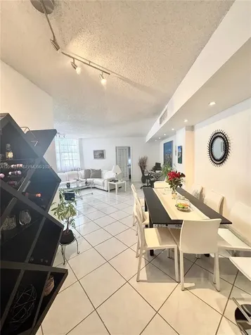 999 Brickell Bay Drive Miami FL 33131