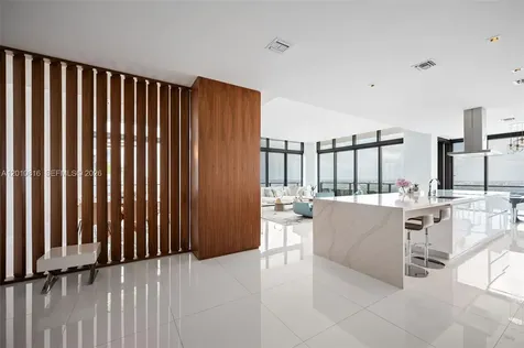 88 SW 7th Street Miami FL 33130