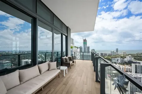 88 SW 7th Street Miami FL 33130