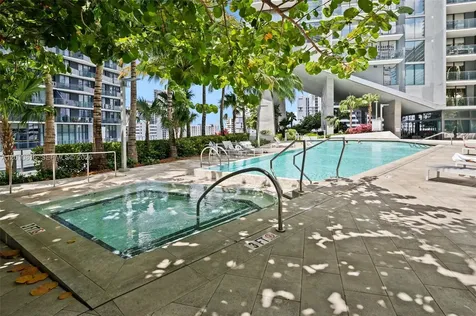 88 SW 7th Street Miami FL 33130