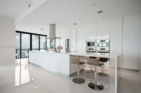 88 SW 7th Street Miami FL 33130