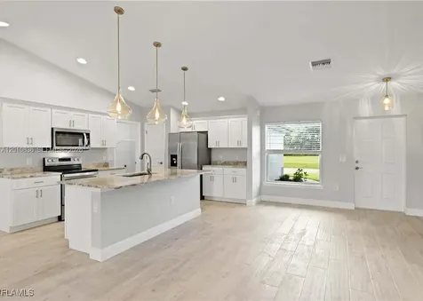 604 Wilmington Cape Coral FL 33993