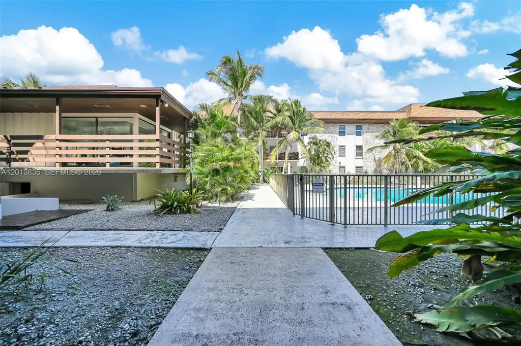 7483 SW 82nd Street Miami FL 33143