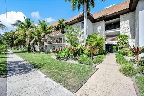 7483 SW 82nd Street Miami FL 33143