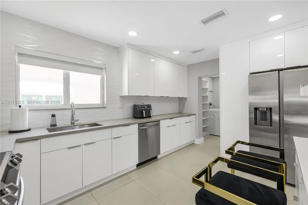 1104 N 13th Terrace Hollywood FL 33019