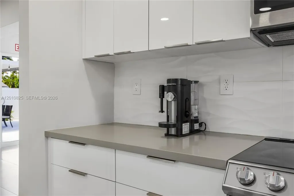 1104 N 13th Terrace Hollywood FL 33019