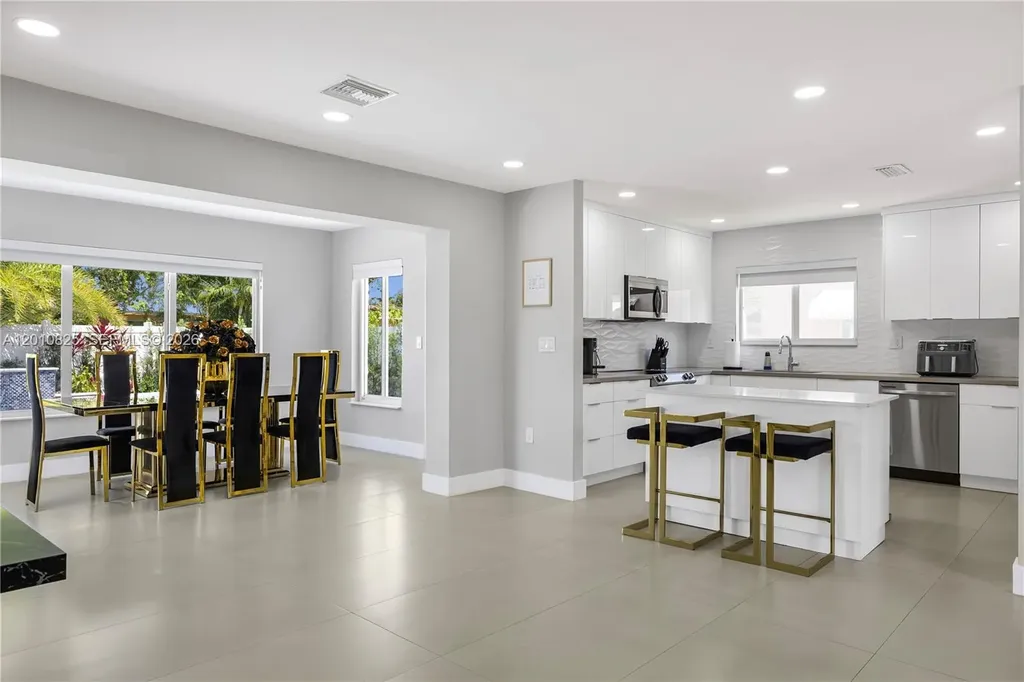 1104 N 13th Terrace Hollywood FL 33019