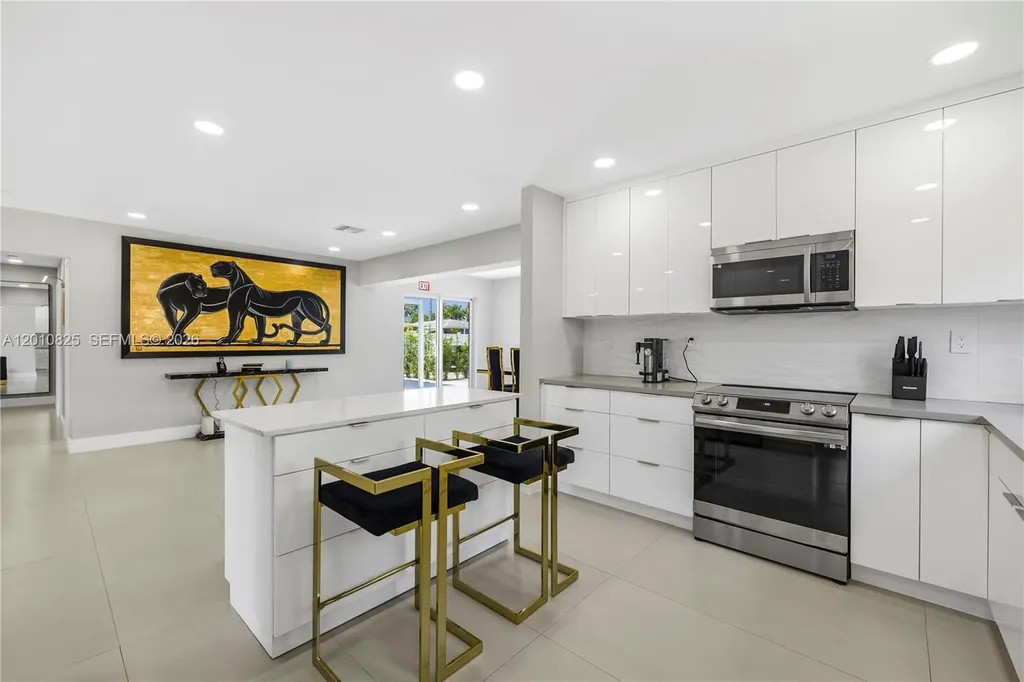 1104 N 13th Terrace Hollywood FL 33019