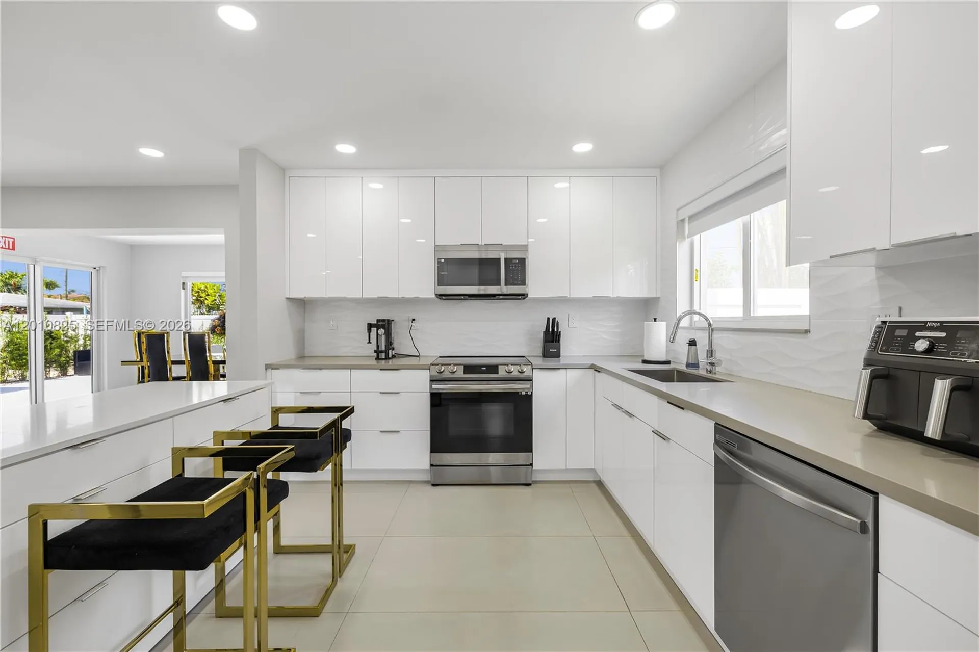 1104 N 13th Terrace Hollywood FL 33019