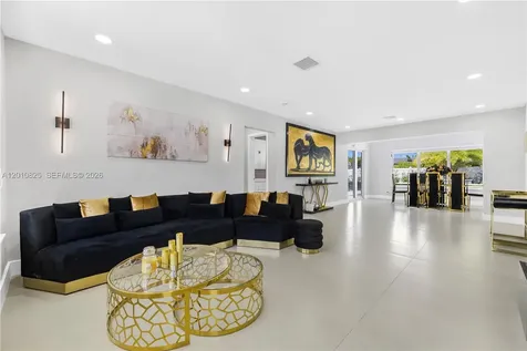 1104 N 13th Terrace Hollywood FL 33019