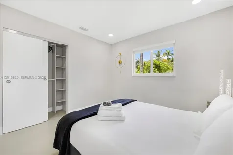 1104 N 13th Terrace Hollywood FL 33019