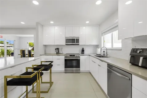 1104 N 13th Terrace Hollywood FL 33019