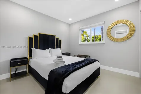 1104 N 13th Terrace Hollywood FL 33019