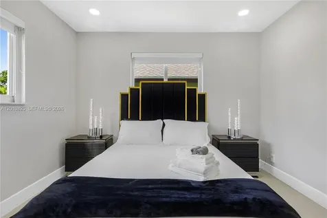 1104 N 13th Terrace Hollywood FL 33019