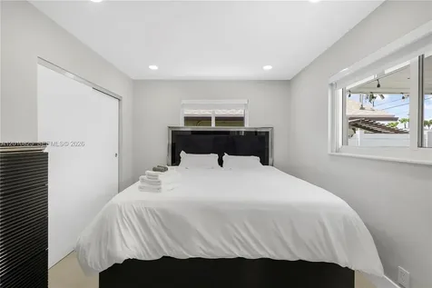 1104 N 13th Terrace Hollywood FL 33019