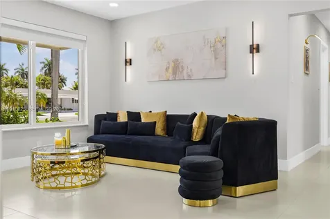 1104 N 13th Terrace Hollywood FL 33019