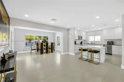 1104 N 13th Terrace Hollywood FL 33019