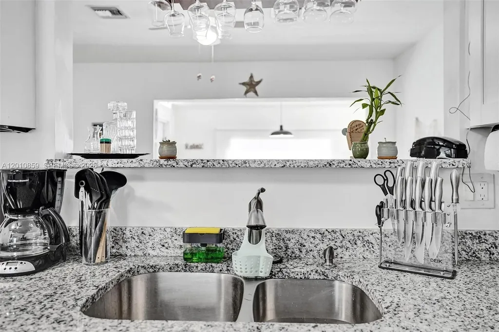 101 SW 22nd Avenue Fort Lauderdale FL 33312