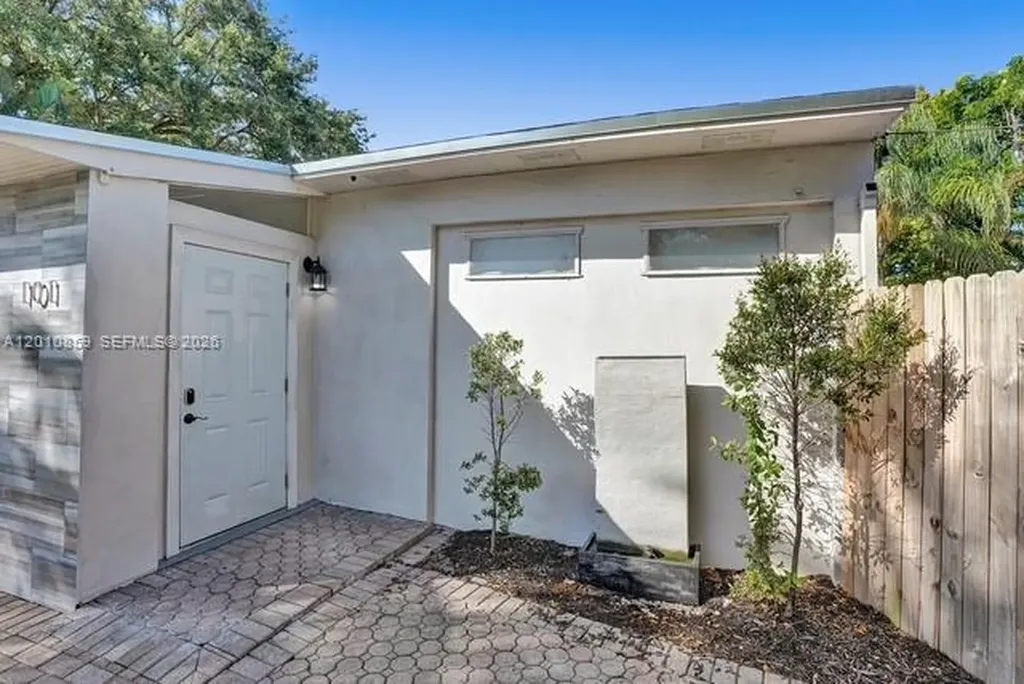 101 SW 22nd Avenue Fort Lauderdale FL 33312