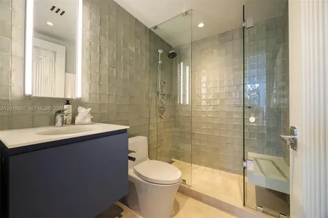 5875 Collins Avenue Miami Beach FL 33140