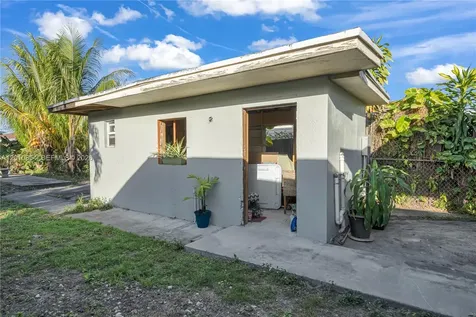 11021 SW 4th Street Sweetwater FL 33174