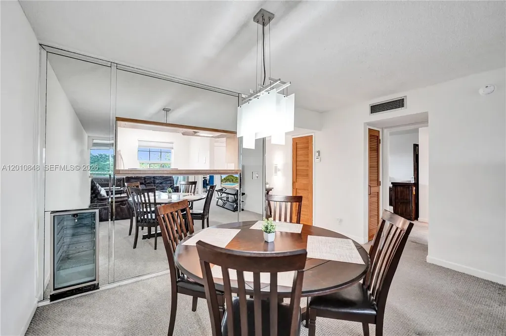 575 Oaks Lane Pompano Beach FL 33069