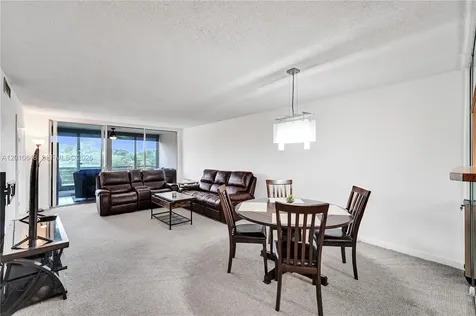 575 Oaks Lane Pompano Beach FL 33069