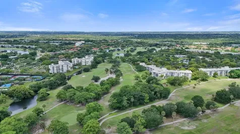 575 Oaks Lane Pompano Beach FL 33069