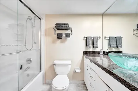 575 Oaks Lane Pompano Beach FL 33069