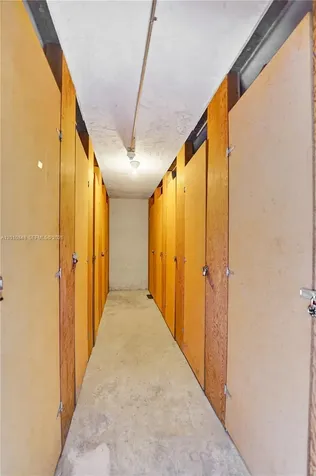 575 Oaks Lane Pompano Beach FL 33069