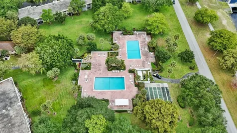 575 Oaks Lane Pompano Beach FL 33069