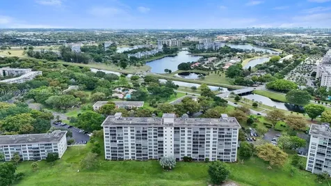 575 Oaks Lane Pompano Beach FL 33069