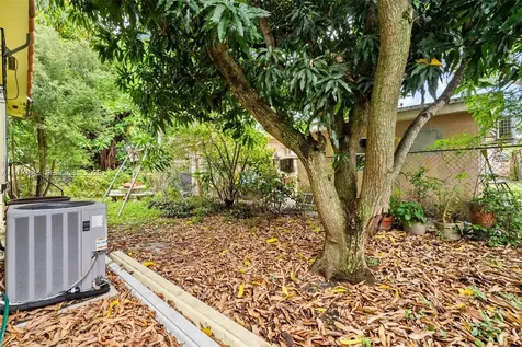 1712 SW 13th Street Miami FL 33145