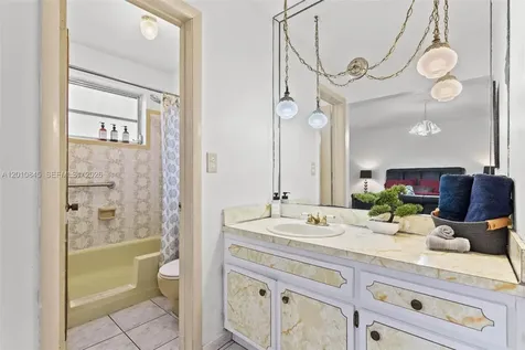 1712 SW 13th Street Miami FL 33145