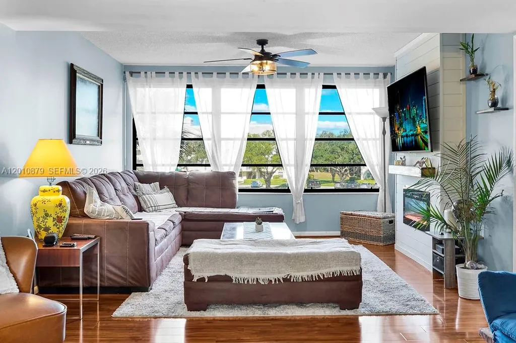 6049 Balboa Circle Boca Raton FL 33433
