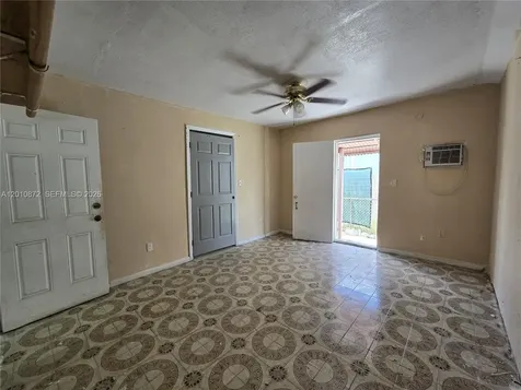 1051 E 18th Street Hialeah FL 33013