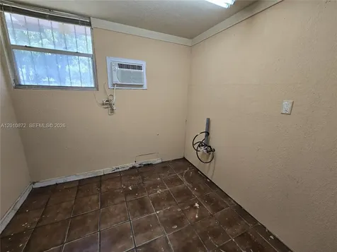 1051 E 18th Street Hialeah FL 33013