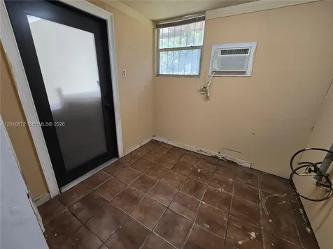 1051 E 18th Street Hialeah FL 33013