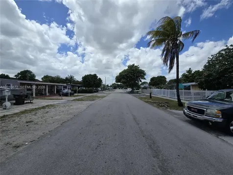 1051 E 18th Street Hialeah FL 33013